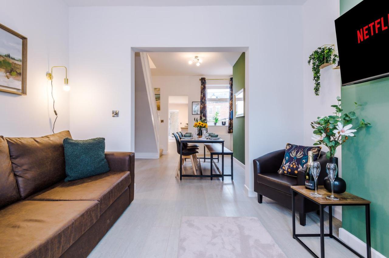 Stunning 3-Bed Home In Nantwich By 53 Degrees Property - Amazing Location, Ideal For Groups - Sleeps 6 Bagian luar foto